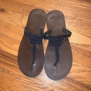 Sandals with bow